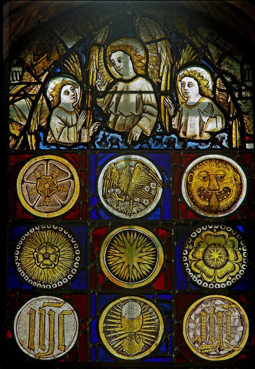 Engel über 9 Rundeln mit Sonnenstrahlen, Rosen, einem Leopardenkopf, einem Kelch und Monogrammen von English School