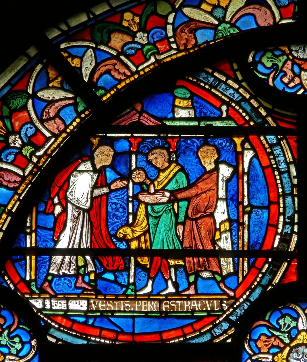 Detail des Wunderfensters, das Pilger zeigt, die am Schrein von St. Thomas geheilt werden (Detail) von English School
