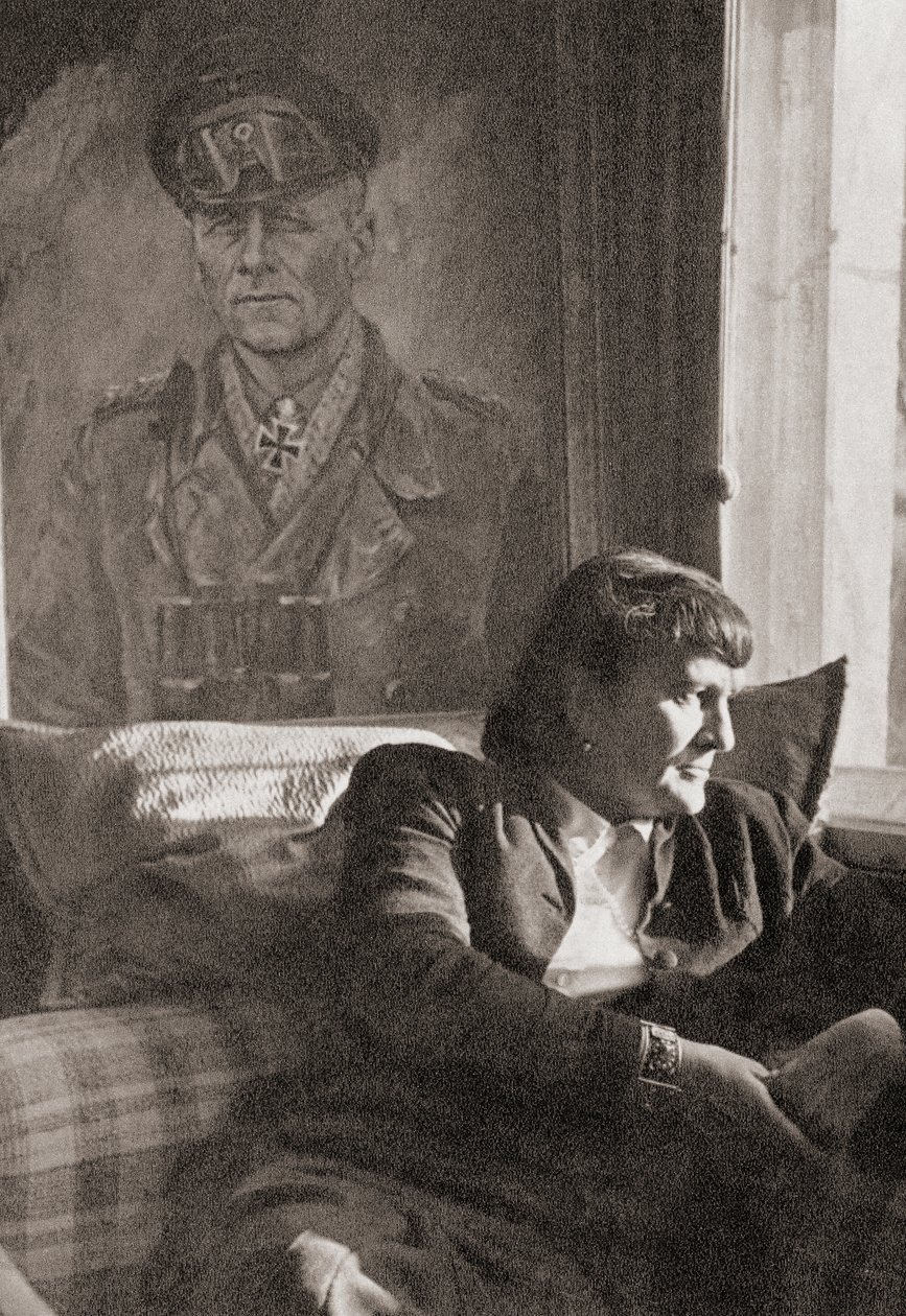 Frau Rommel von English School