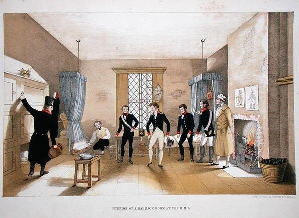 Innenansicht eines Kasernenraums an der R.M.A. (Farblithografie) von English School