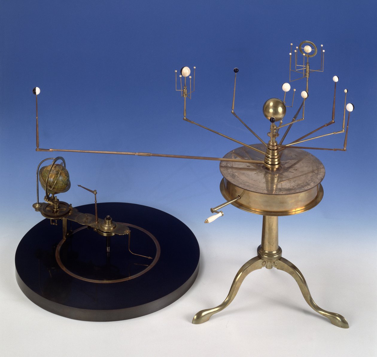 Martin-Typ tragbares Planetarium oder Orrery, von Thomas Blunt, George Newman und Thomas Voigt, ca. 1808 (Messing, versilbertes Messing und Elfenbein) von English School