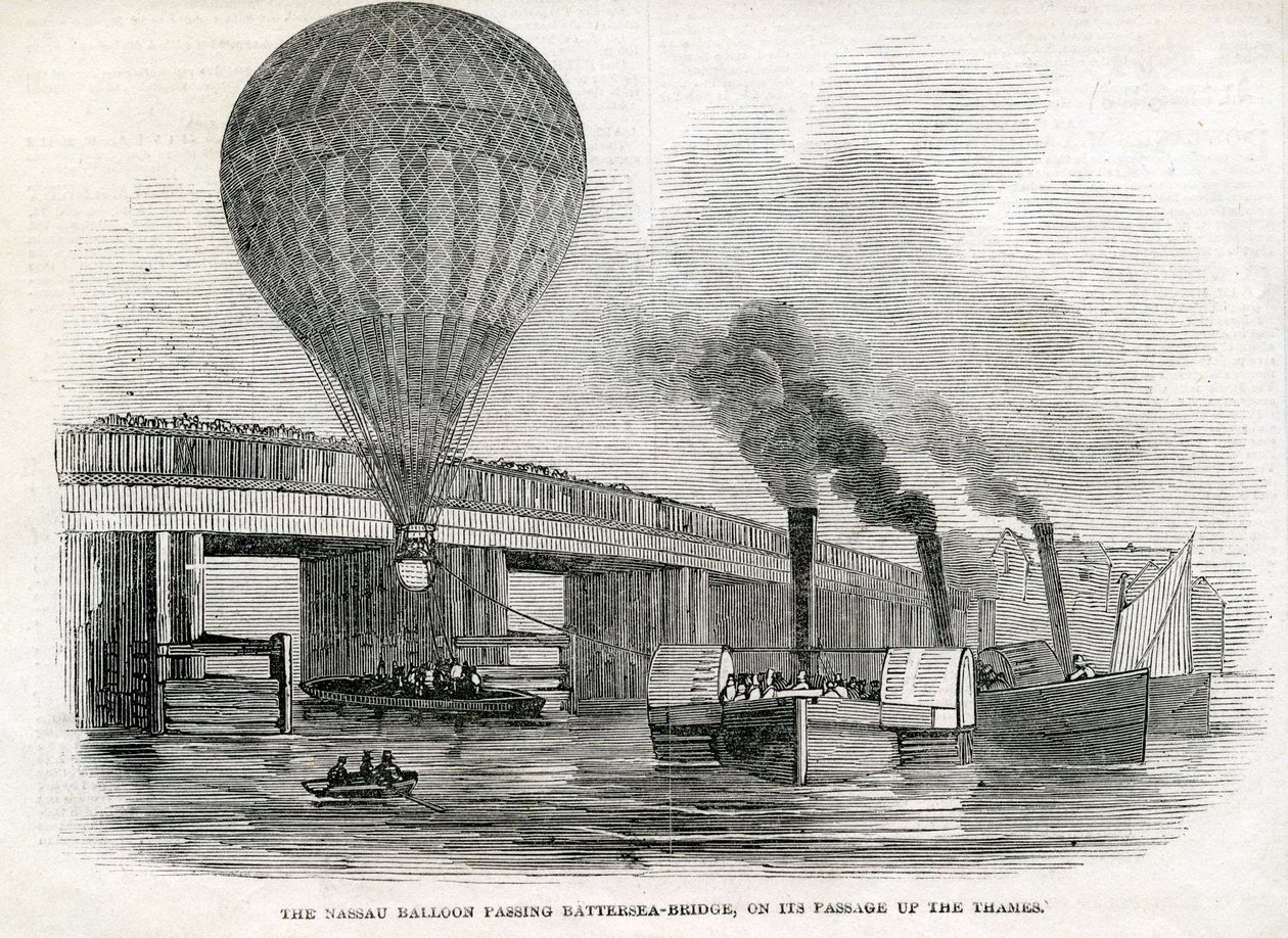 Der Nassau-Ballon passiert die Battersea-Brücke von English School