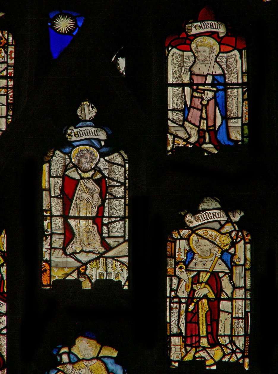 Das Ostfenster, das den heiligen Oswald, den heiligen Edmund und den heiligen Eduard den Bekenner darstellt von English School