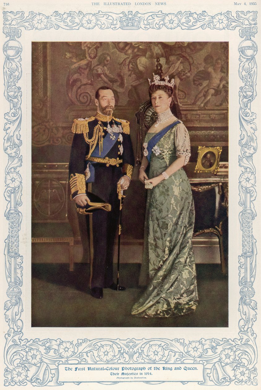 Das erste natürliche Farbfoto von König George V. und Königin Mary im Jahr 1914, reproduziert in The Illustrated London News, 4. Mai 1935 von English School