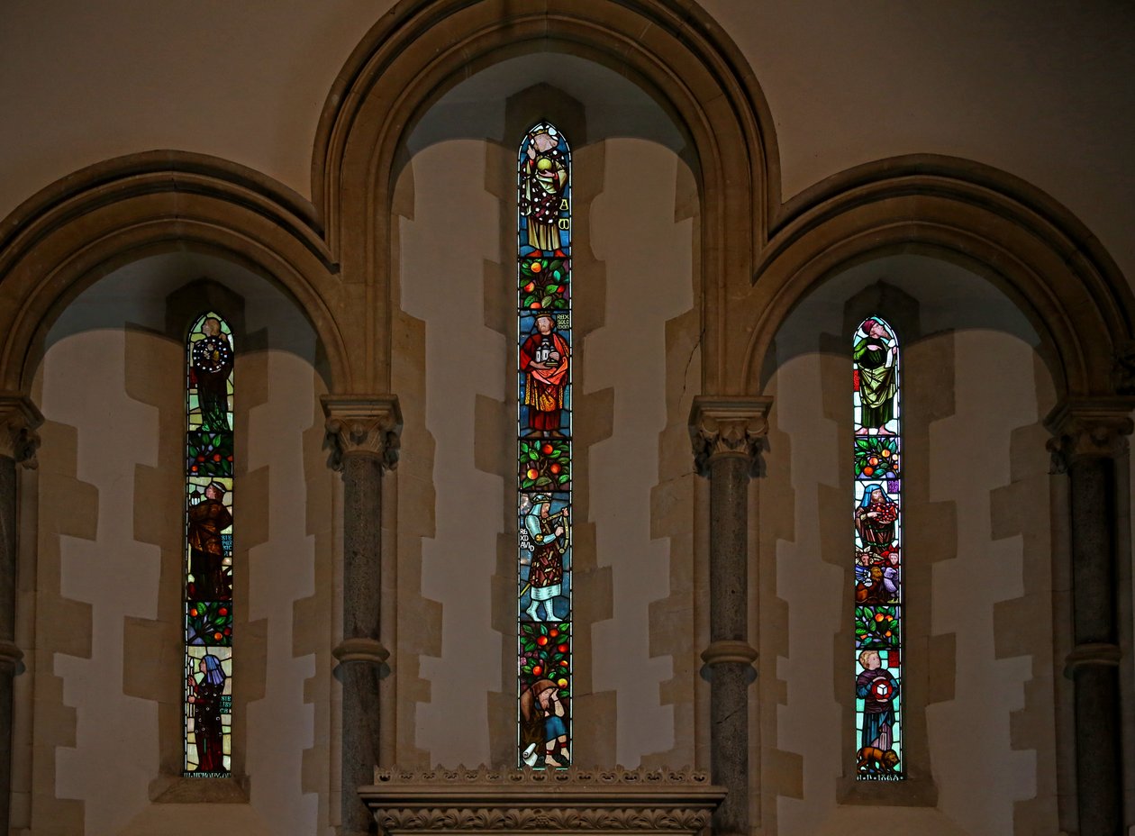 Das Ostfenster mit Lanzetten von Fred Weekes und Gualbert Saunders von English School