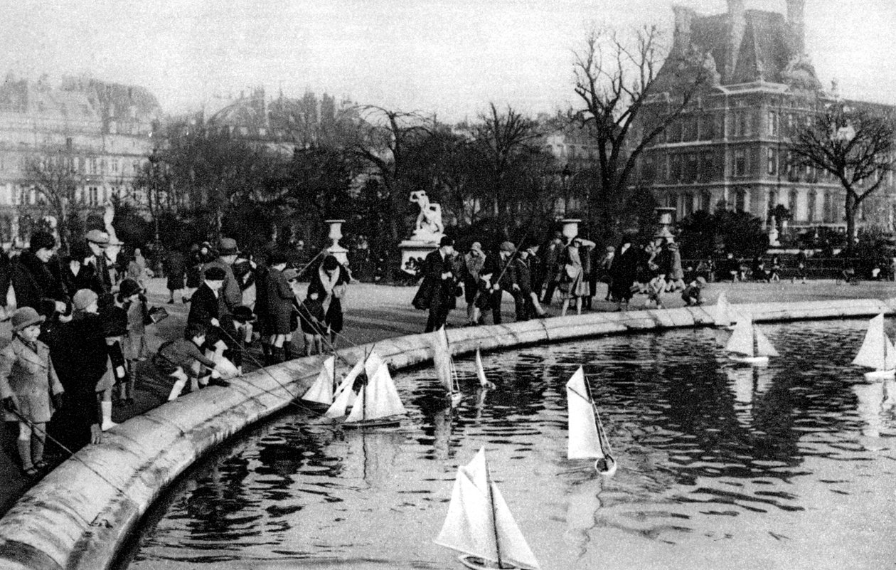Spielzeugboote im Tuileriengarten, Paris von Ernest Flammarion