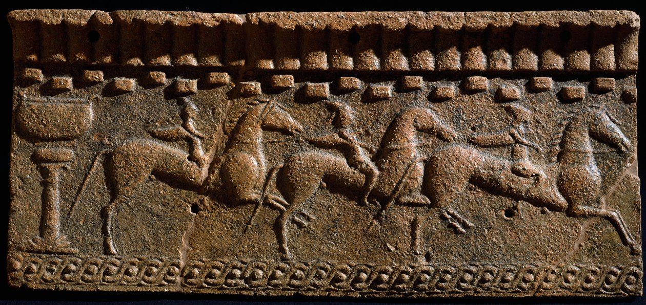 Etruskische Kunst: Fries mit Rittern aus einem architektonischen Ensemble in Murlo. 6. Jahrhundert v. Chr. Murlo, Antiquarium Municipal, Italien von Etruscan