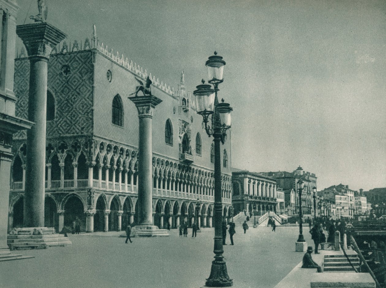 Hauptfassade des Dogenpalastes mit Riva degli Schiavoni, Venedig, Italien, 1927 von Eugen Poppel