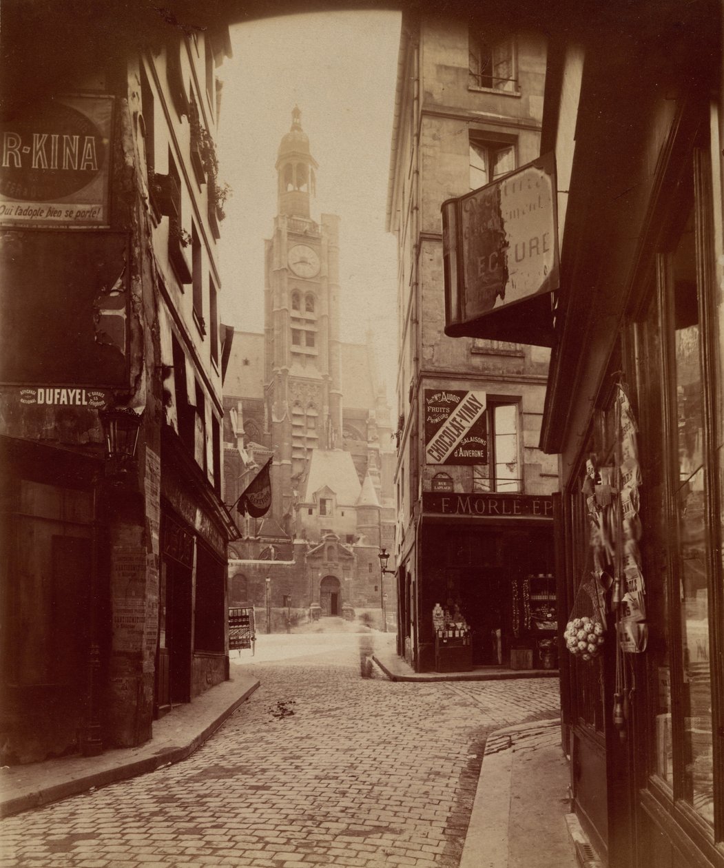St. Étienne du Mont, Montagne Sainte Geneviève Straße von Eugène Atget