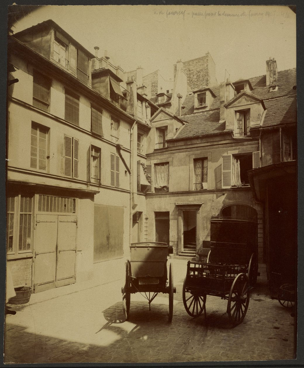 Altes Haus Rue de Fourcy, als Wohnsitz von Fourcy bekannt von Eugène Atget