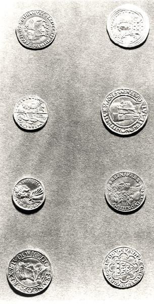 Auswahl von 8 Münzen (Metall) von European School