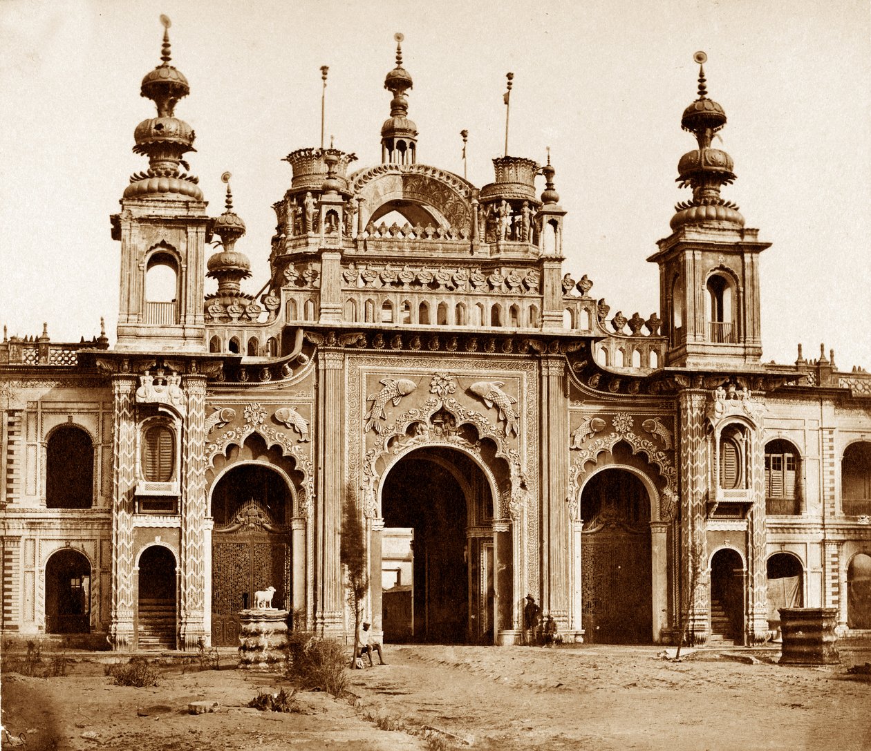Das große Tor des Kaiser Bagh, Lucknow, 1858 von Felice Beato