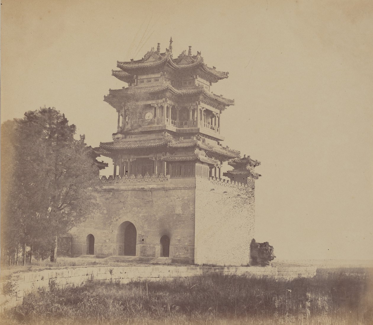 Kaiserlicher Sommerpalast Yuen Min Yuen, Peking, vor dem Brand, 18. Oktober 1860 von Felice Beato