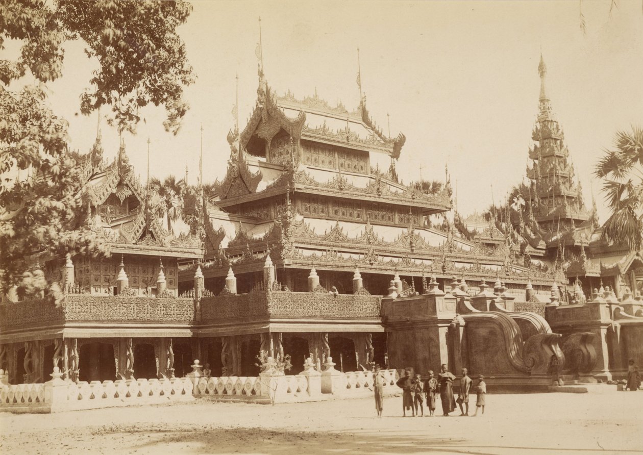 Die goldene Schule der Königin Soopyalat an der A. Road, Mandalay von Felice Beato