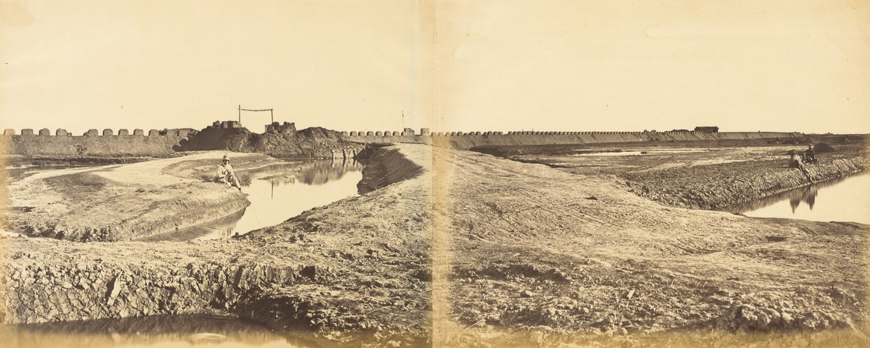Tangkoo Fort nach seiner Eroberung, zeigt den französischen und englischen Eingang, 10. August 1860 von Felice Beato