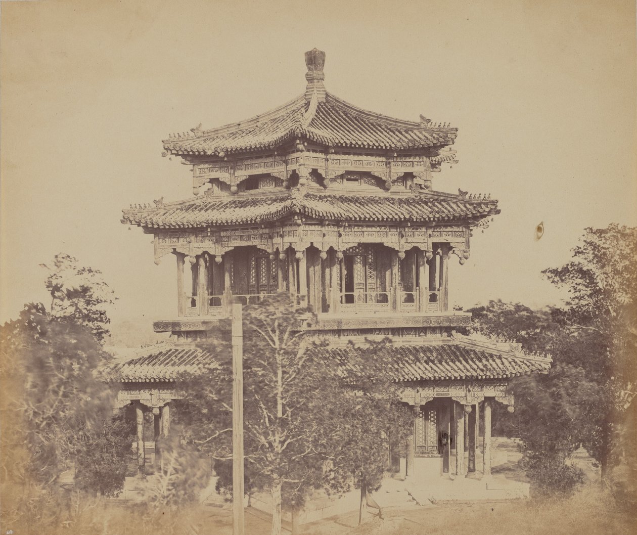Der Große Kaiserpalast Yuen Min Yuen, Peking, vor dem Brand, 18. Oktober 1860 von Felice Beato