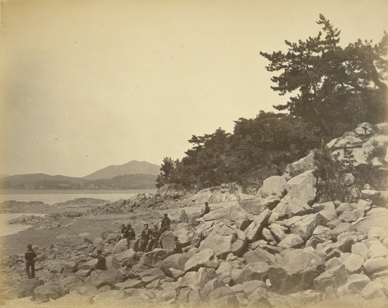 Die Insel Boisee. Der Ankerplatz der US-Asiatischen Flotte. von Felice Beato