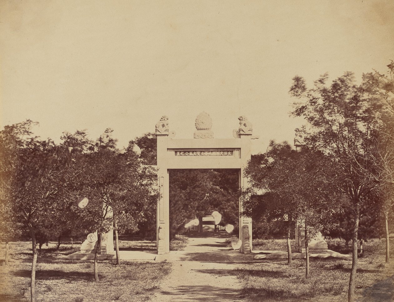 Grab in der Nähe von Palichian, der Ort des Beginns des Angriffs am 21. September 1860 von Felice Beato