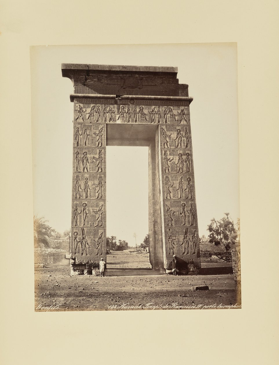 Karnak. Tempel von Ramses IV. Triumphbogen von Félix Bonfils