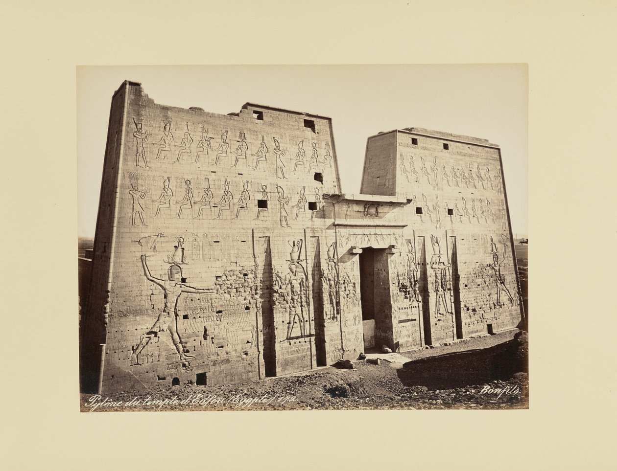 Pylon des Tempels von Edfu (Ägypten) von Félix Bonfils