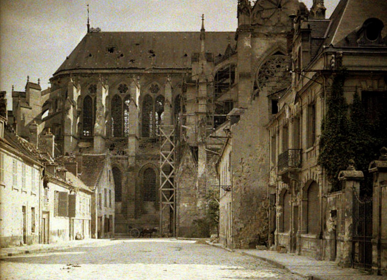 Kathedrale Saint-Gervaise-et-Saint-Protais, begonnen 1180 und im Krieg schwer beschädigt, Soissons, Aisne, Frankreich, 1917 von Fernand Cuville
