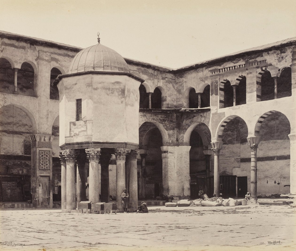 Brunnen im Hof der Großen Moschee (Umayyaden-Moschee), Damaskus von Francis Bedford