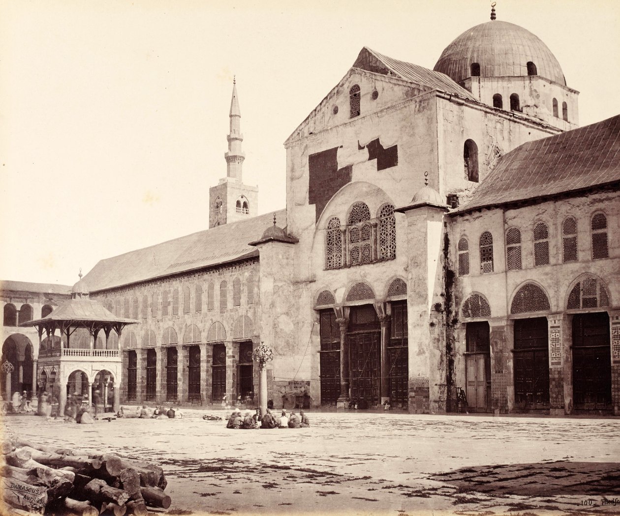 Seite der Großen Moschee (Umayyaden-Moschee), Blick nach Norden, Damaskus von Francis Bedford