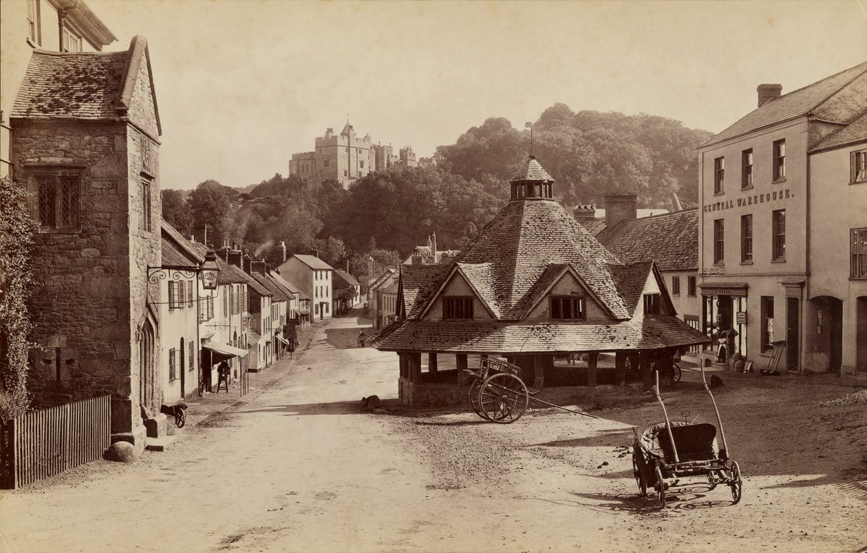 Dunster Markthaus und Schloss von Francis Frith