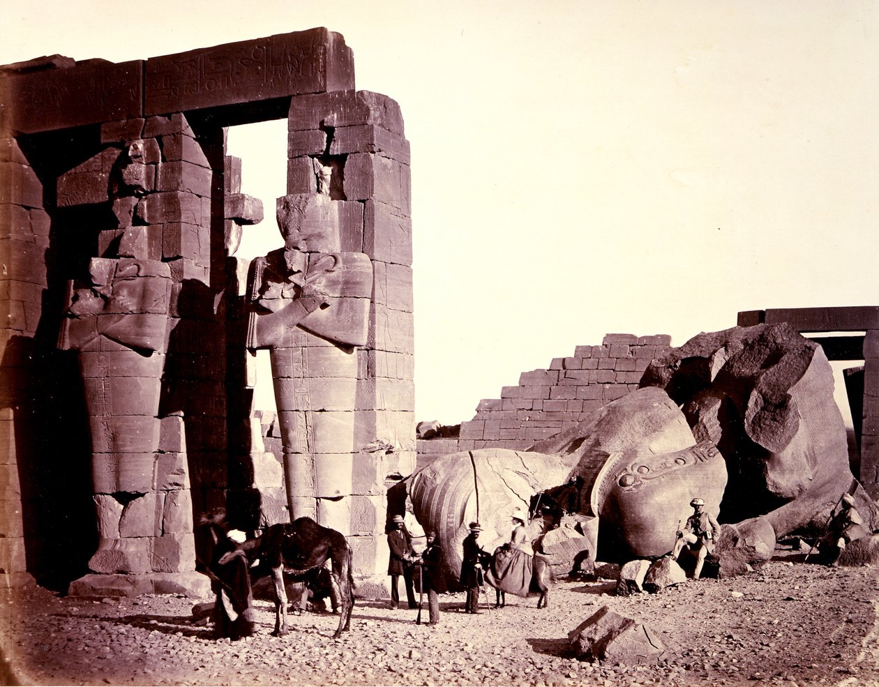 Das Rameseum von El-Kurneh, Theben, erste Ansicht von Francis Frith
