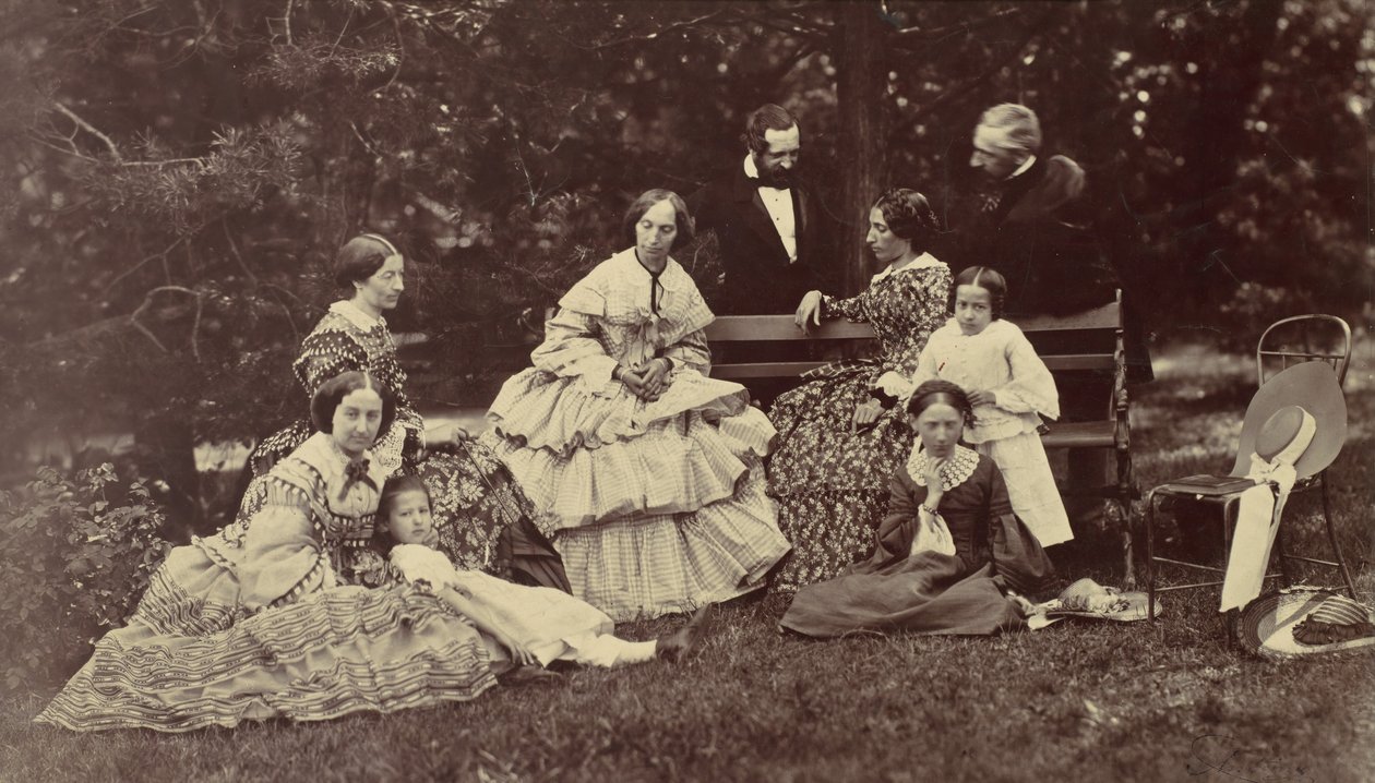 [Gruppenporträt von vier Frauen, zwei Männern und drei Kindern in einem Garten], 1850er-60er Jahre von Franz Antoine