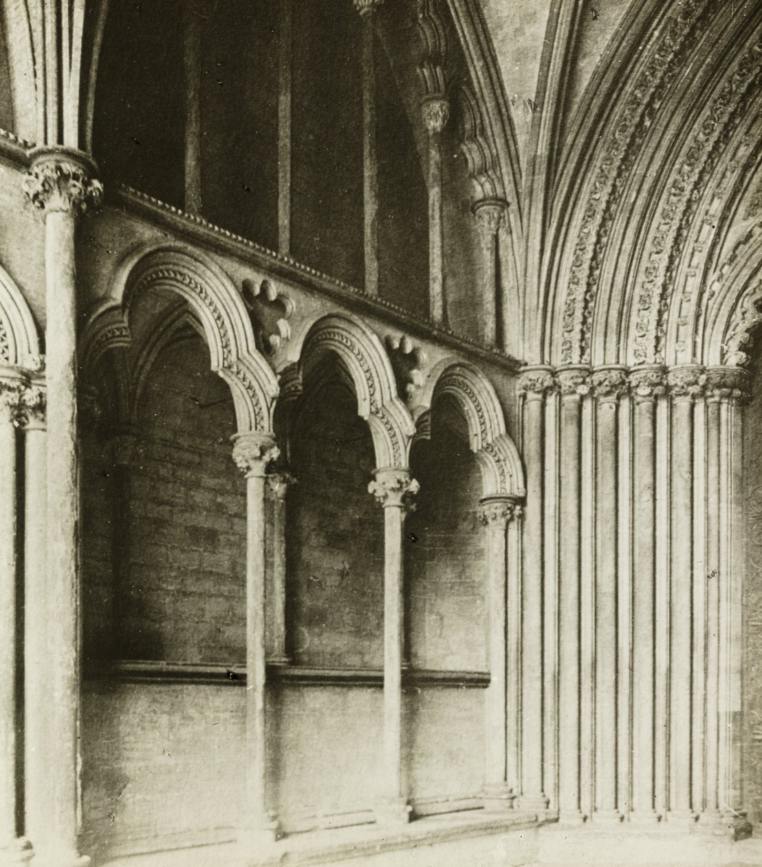 Ely Cathedral: Galilee Porch, Details von Frederick H. Evans