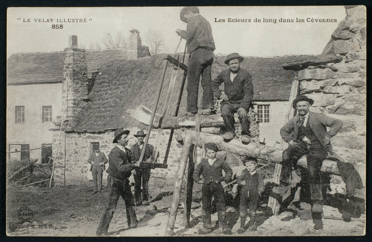 Postkarte, die Sägemänner in den Cevennen, um 1900 darstellt von French Photographer