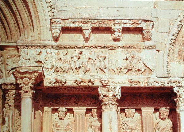 Detail vom zentralen Portal der Westfassade, Szenen aus der Passion Christi, ca. 1180 von French School