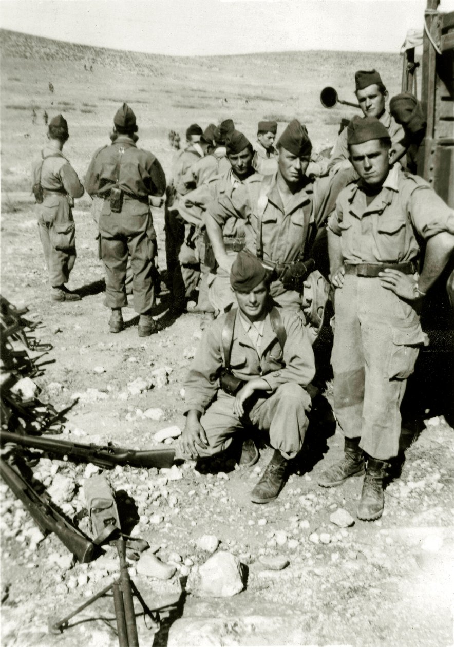 Algerienkrieg: junge französische Soldaten im Jebel um 1960 von French Photographer