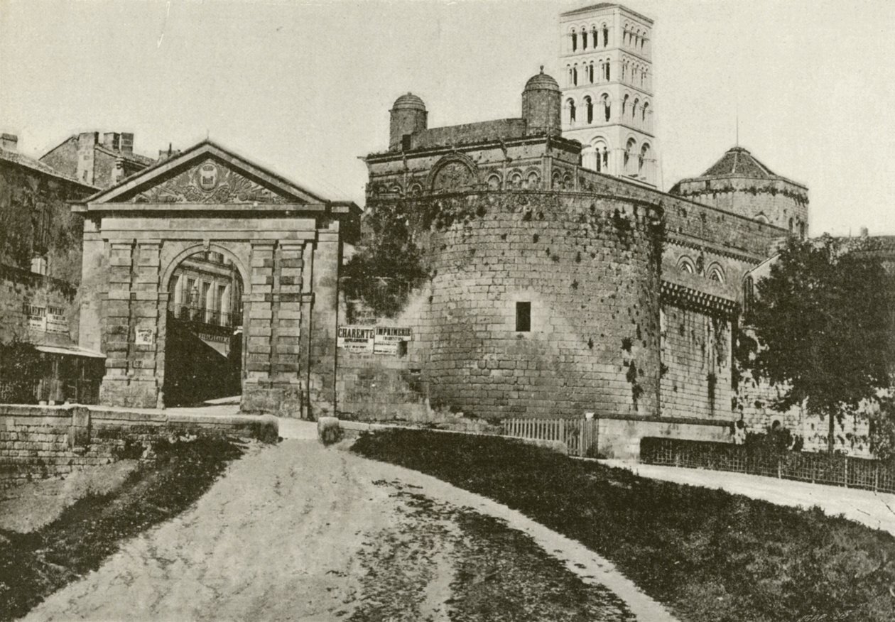Angouleme, Altes Tor Saint-Pierre von French Photographer