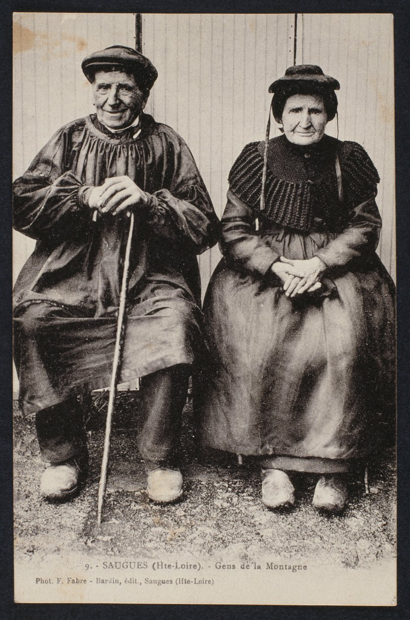 Postkarte, die Bergleute in Saugues, Haute-Loire, um 1900 darstellt von French Photographer
