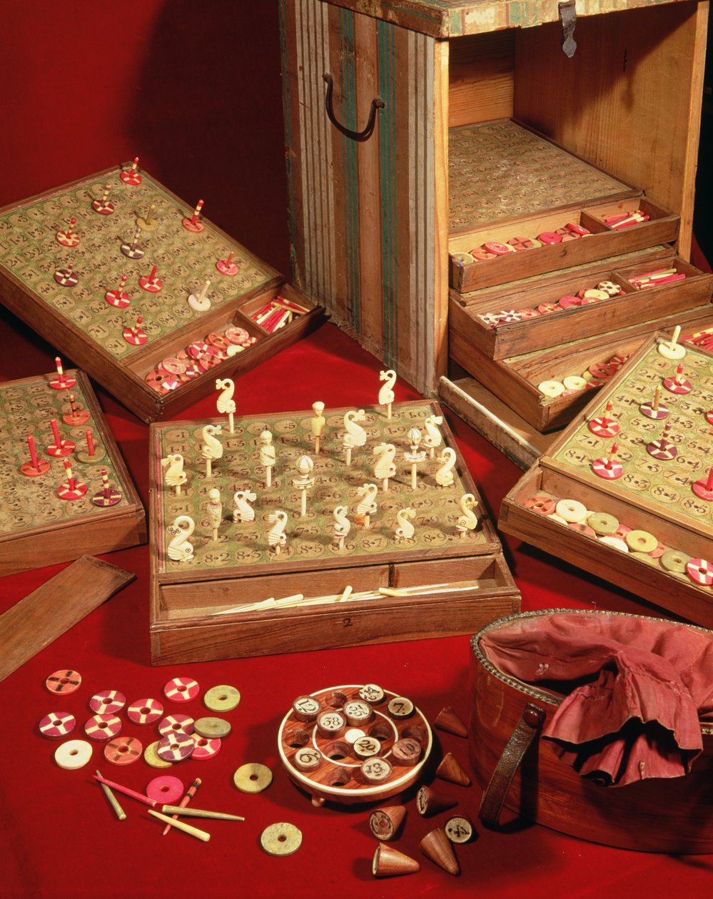 Spiel des Dauphin-Lottos, erfunden von Ludwig XIV. (1638-1715) (Holz & Elfenbein) von French School