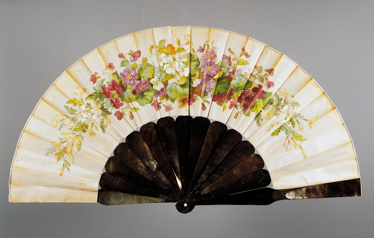 Handfächer mit Blumenmotiven, bemalte Seide und Perlmutt, geschaffen von Felix Alexandre, Paris von French School