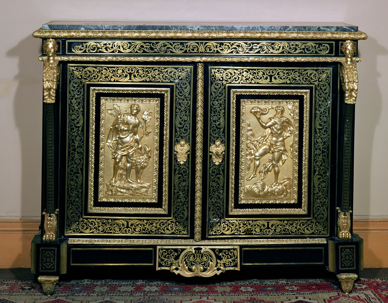 Schrank im Louis XIV-Stil, Türen dekoriert mit Boulle-Arbeiten und Ormolu-Reliefs von French School