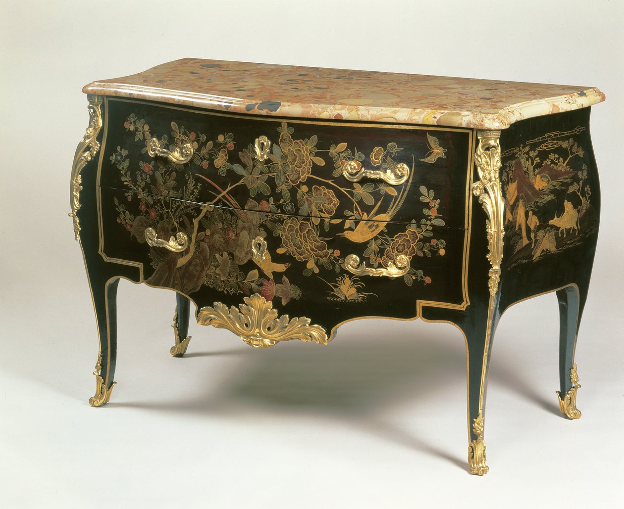 Louis XV Kommode im Stil von Macret, ca. 1765 von French School