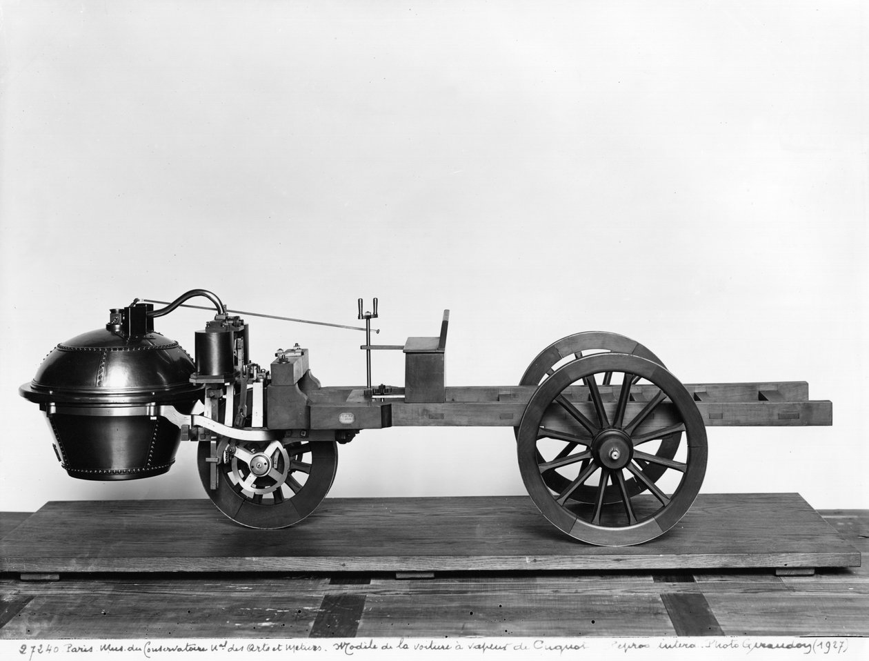 Dampfwagen erfunden von Nicolas Joseph Cugnot (1725-1804) von French School