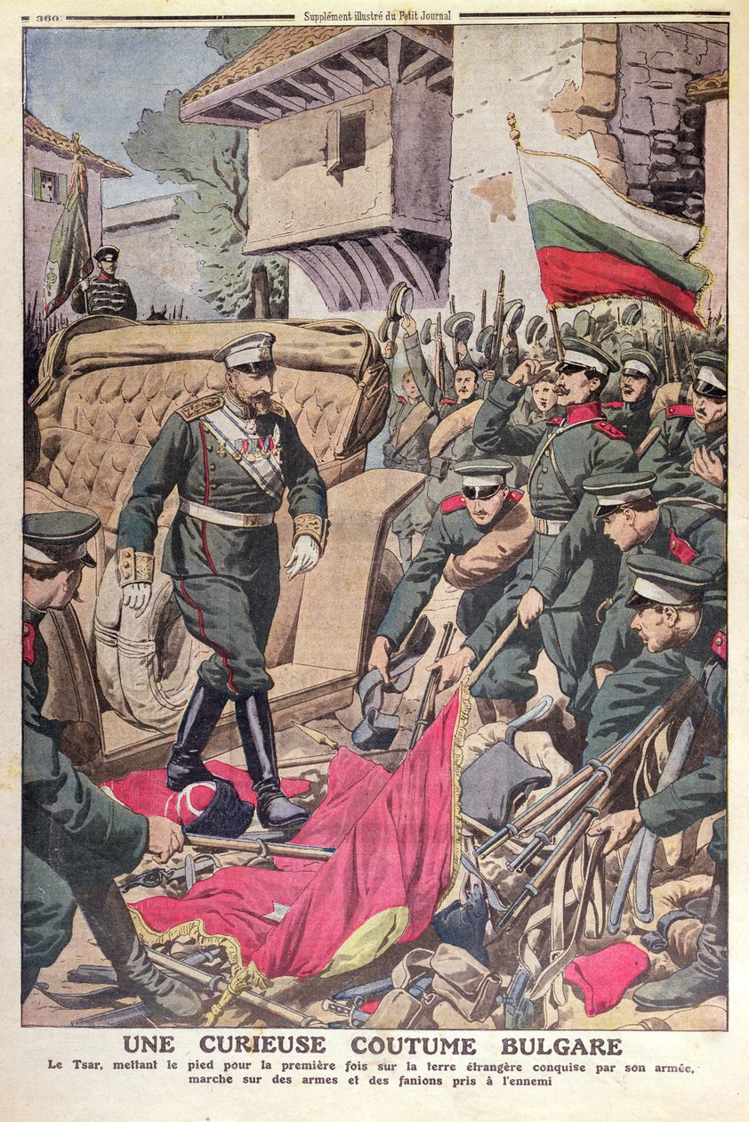 Zar Ferdinand I. (1861-1948) von Bulgarien schreitet über erbeutete Fahnen während des Balkankriegs von 1912, November 1912 von French School