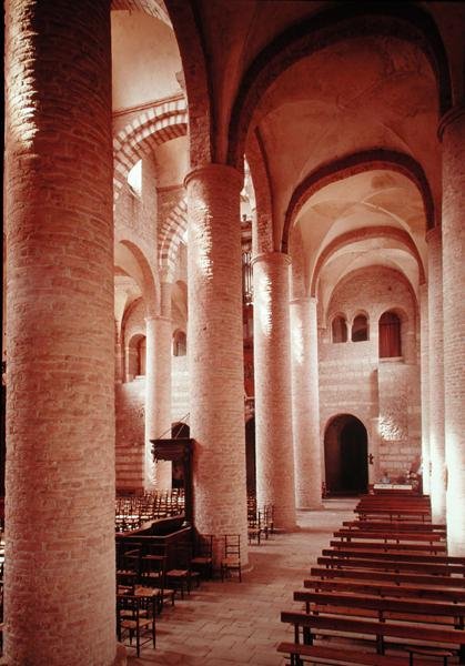 Ansicht des nördlichen Seitenschiffs, Blick auf das Narthex von French School