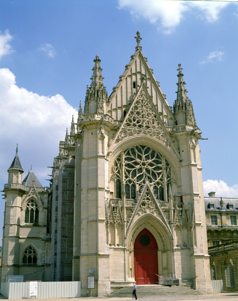 Westfassade der Kapelle von French School