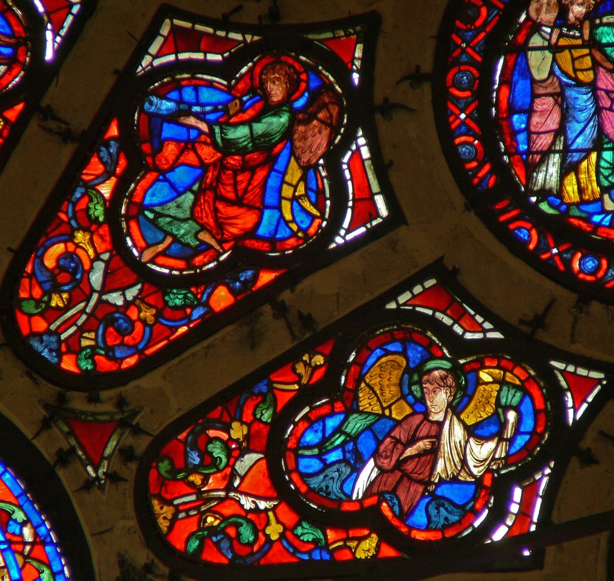 Fenster Ww mit Darstellung eines musizierenden Engels mit Trompete und anderen Engeln von French School