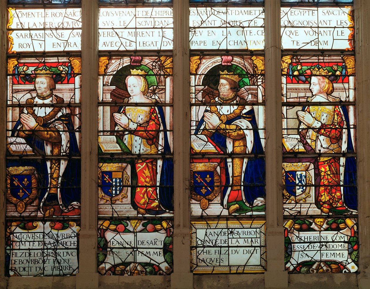 Fenster, das Jacques de Bourbon (1315-61) Comte de la Marche, Jeanne de Chatillon-Saint-Pol (gest. 1371) Jean I de Bourbon (1361-94) und Catherine, Comtesse de Vendome zeigt von French School