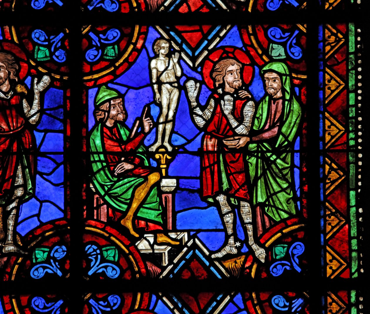 Fenster w06, Darstellung der Geschichte des Heiligen Julian von Brioude - Heiliger Ferreol, ein Freund von Julian, der während der Diokletianischen Verfolgungen starb, wird gezwungen, Götzen zu verehren von French School