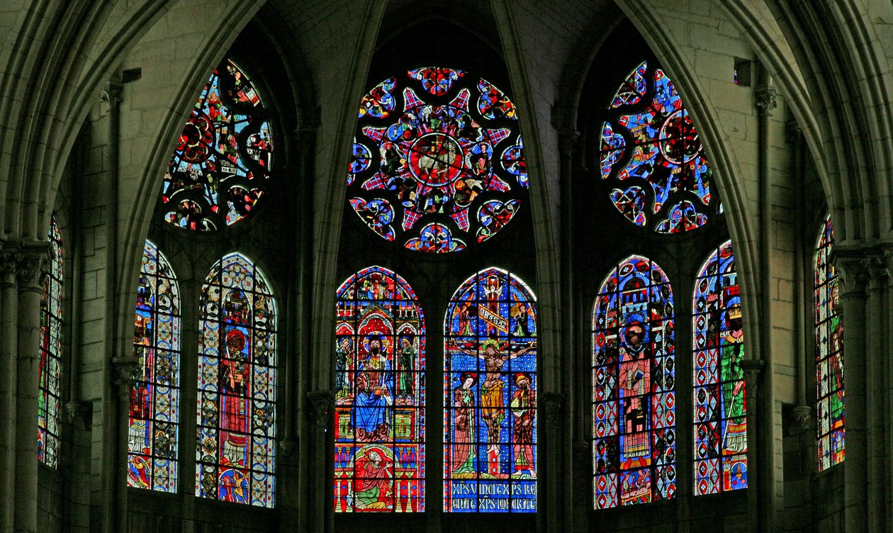 Fenster w100, Blick auf die Obergadenfenster am Ostende des Chors der Kathedrale von French School