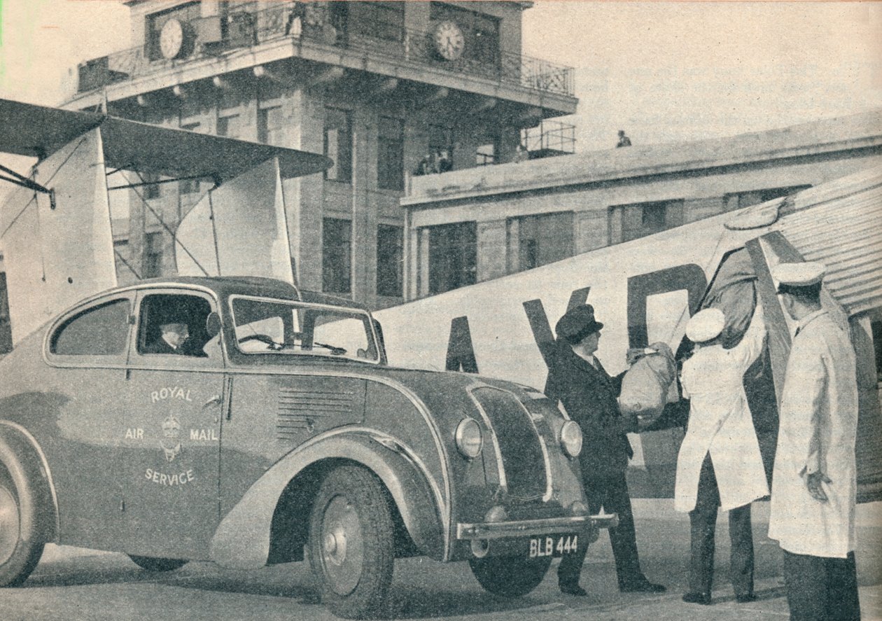 Verladen von Post auf ein Flugzeug der Imperial Airways am Flughafen Croydon, ca. 1936-1937 von GPO