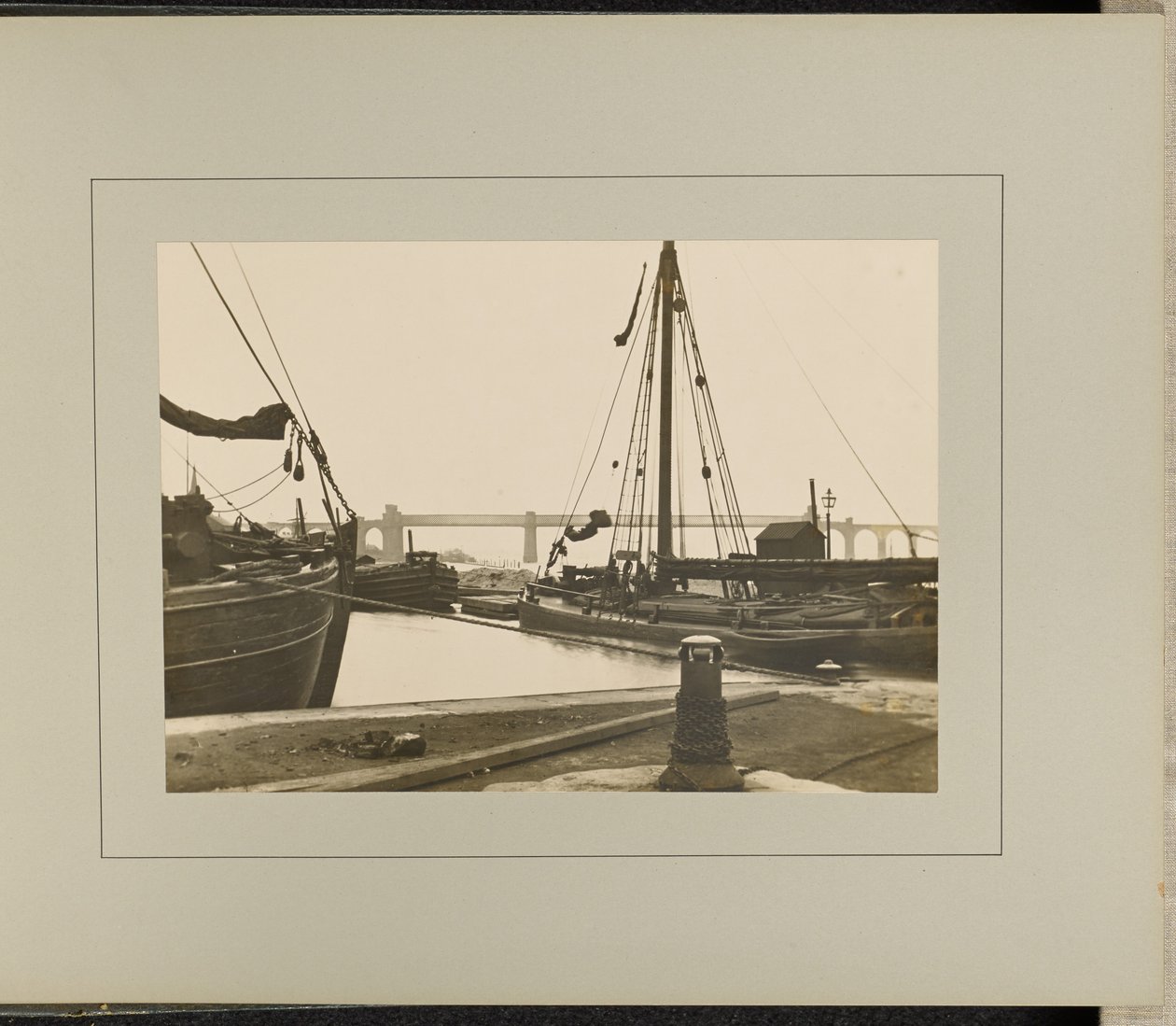 Runcorn - Alte Kai-Docks von G. Herbert and Horace C. Bayley